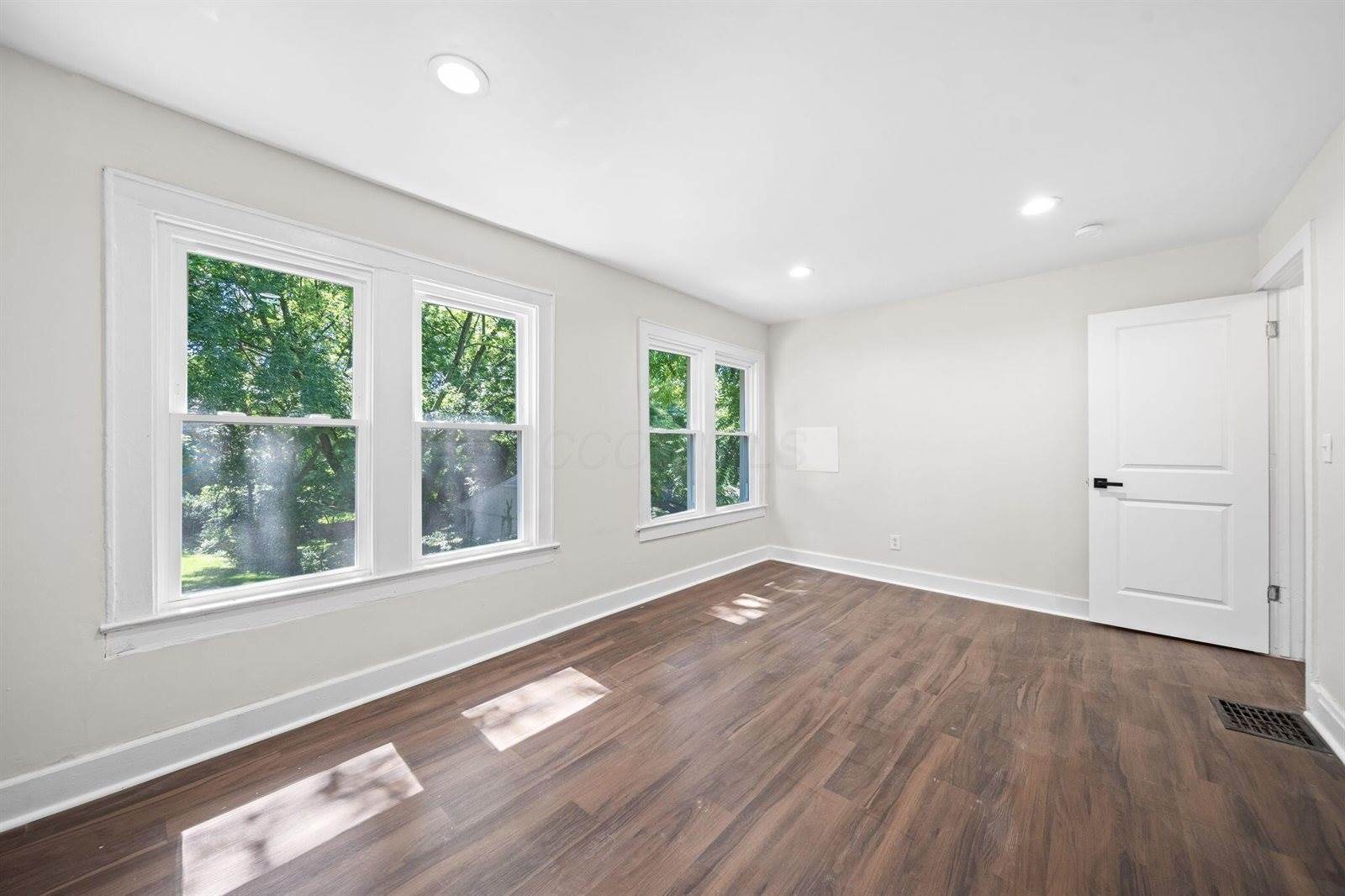 984 North Nelson Road, Columbus, OH 43219