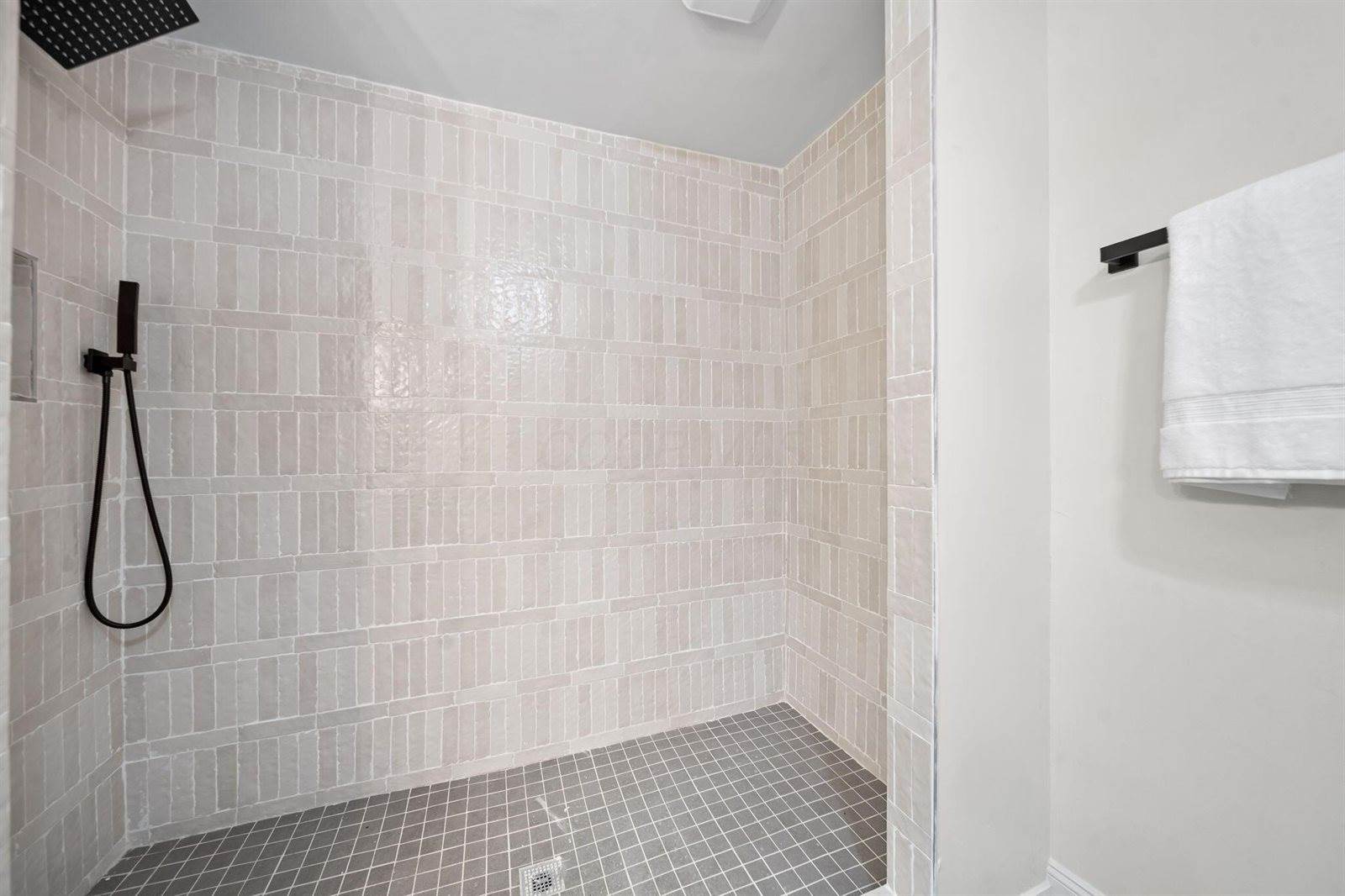 984 North Nelson Road, Columbus, OH 43219