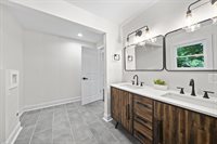 984 North Nelson Road, Columbus, OH 43219