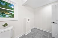 984 North Nelson Road, Columbus, OH 43219