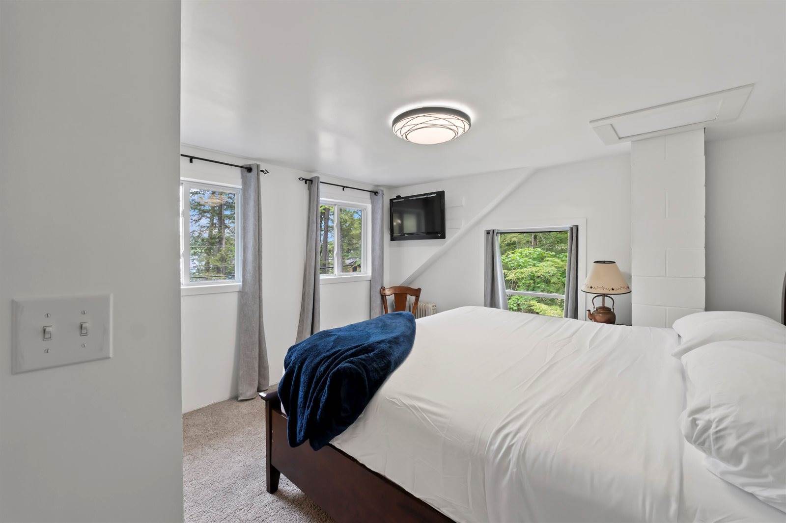 17 Eagle Lane, Dover-Foxcroft, ME 04426