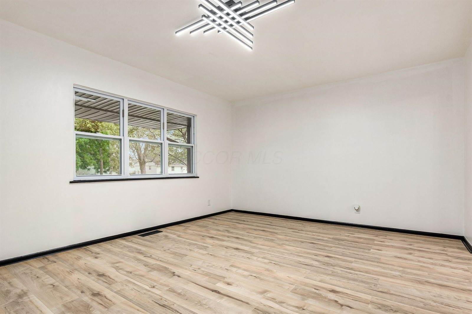 5258 Edgeview Road, Columbus, OH 43207