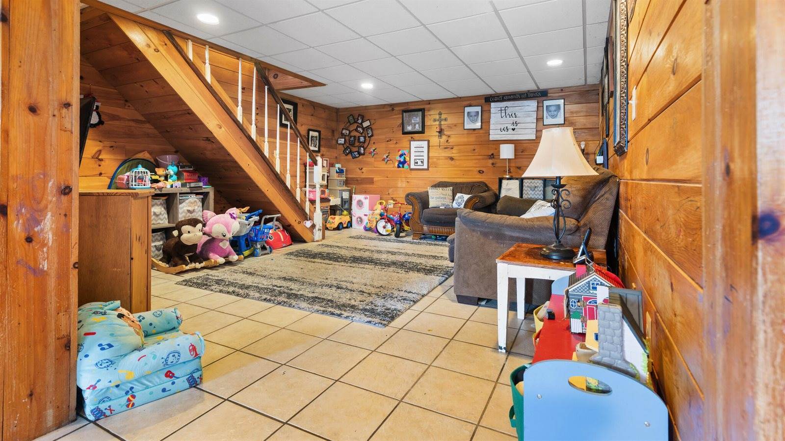 96 Paradise Lane, Hudson, ME 04449