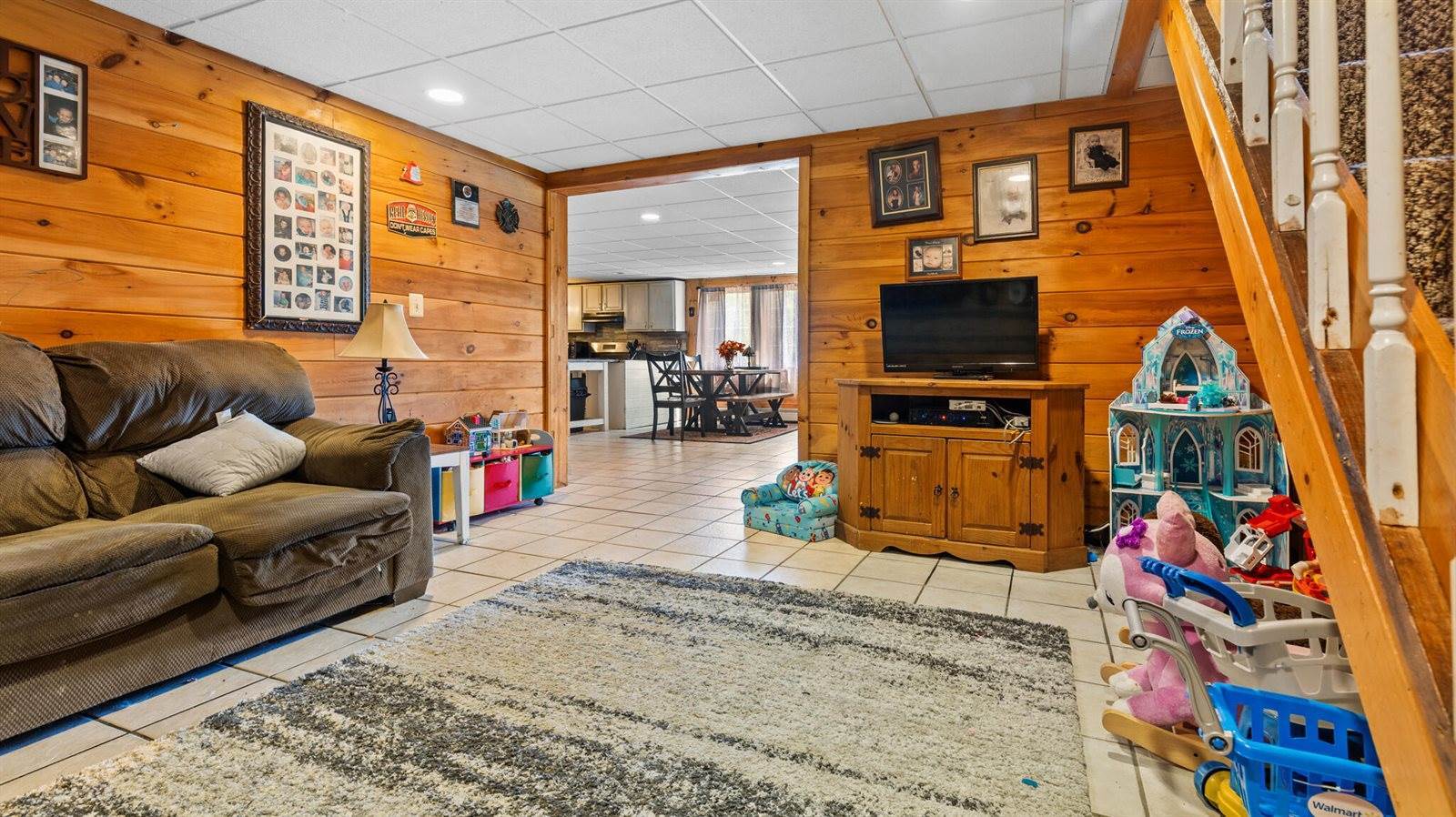 96 Paradise Lane, Hudson, ME 04449