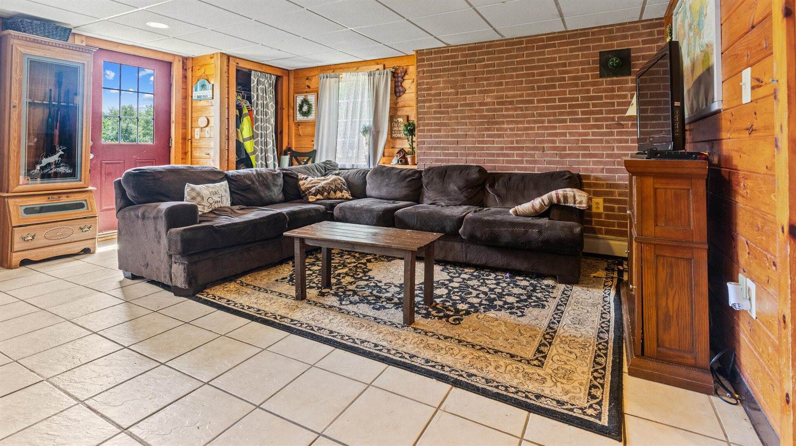 96 Paradise Lane, Hudson, ME 04449