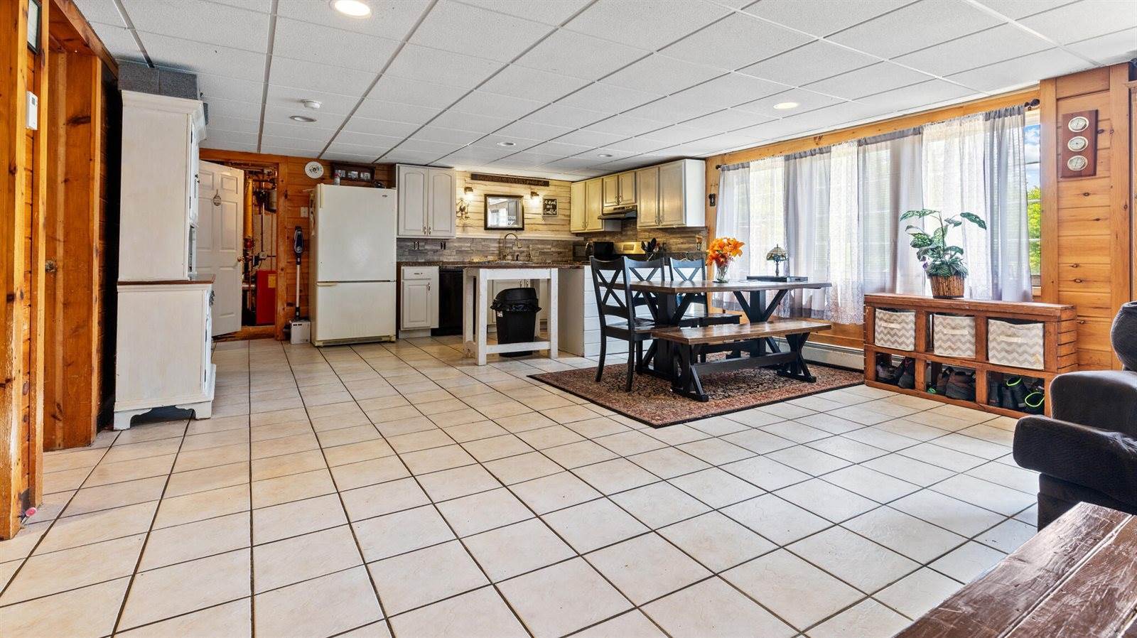 96 Paradise Lane, Hudson, ME 04449