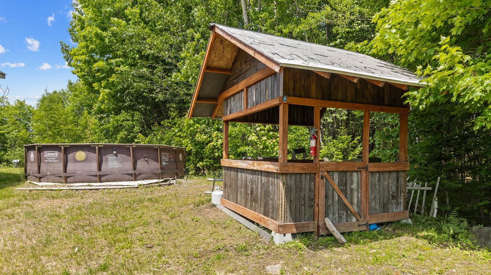 96 Paradise Lane, Hudson, ME 04449