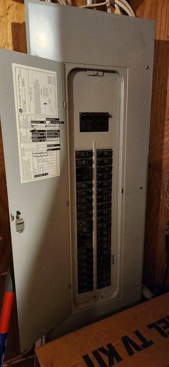 96 Paradise Lane, Hudson, ME 04449