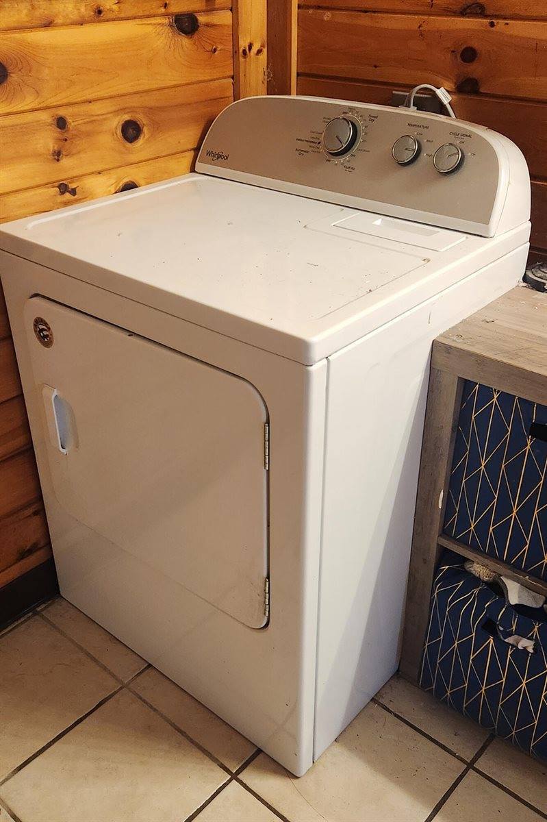 96 Paradise Lane, Hudson, ME 04449