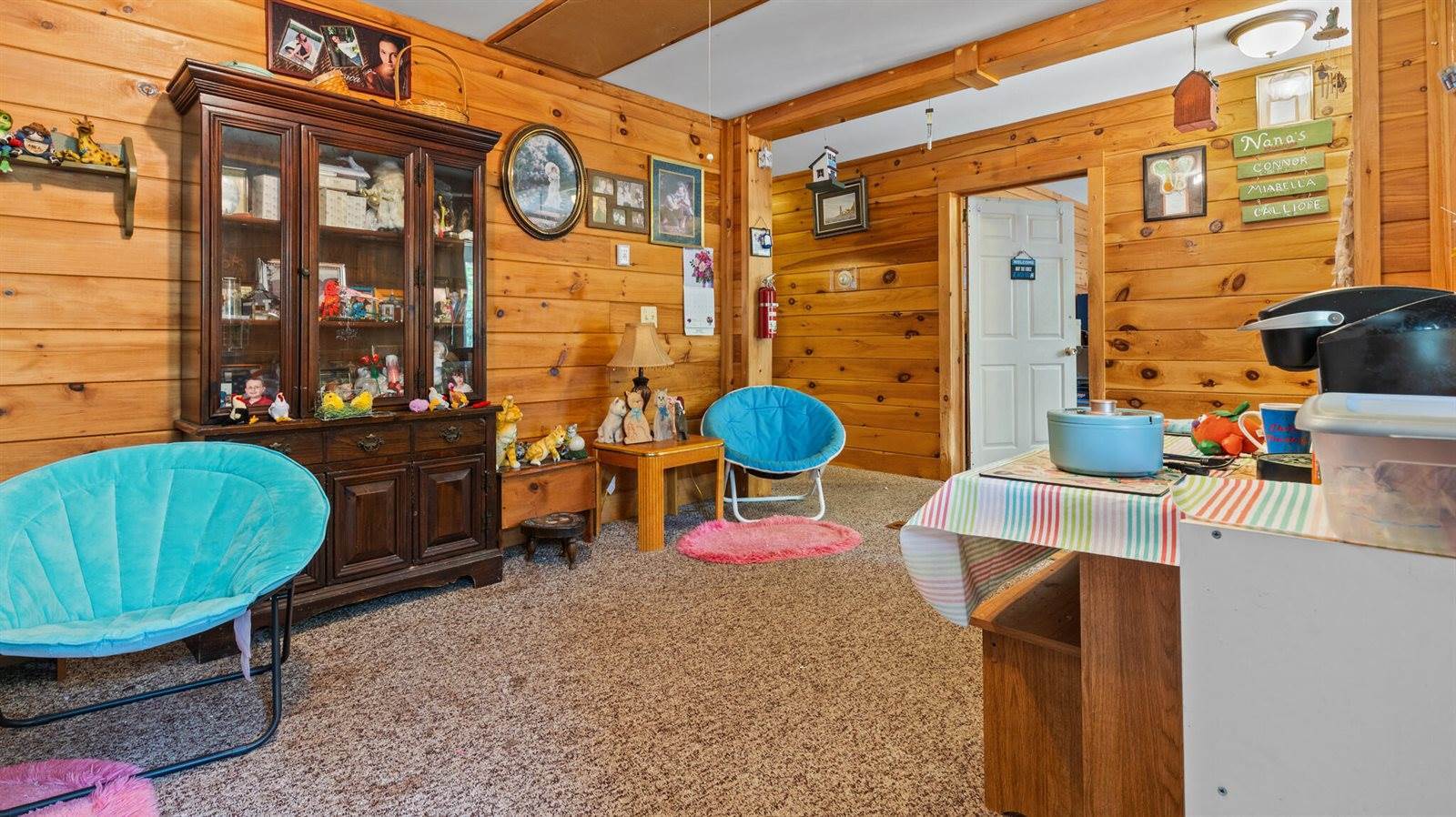 96 Paradise Lane, Hudson, ME 04449