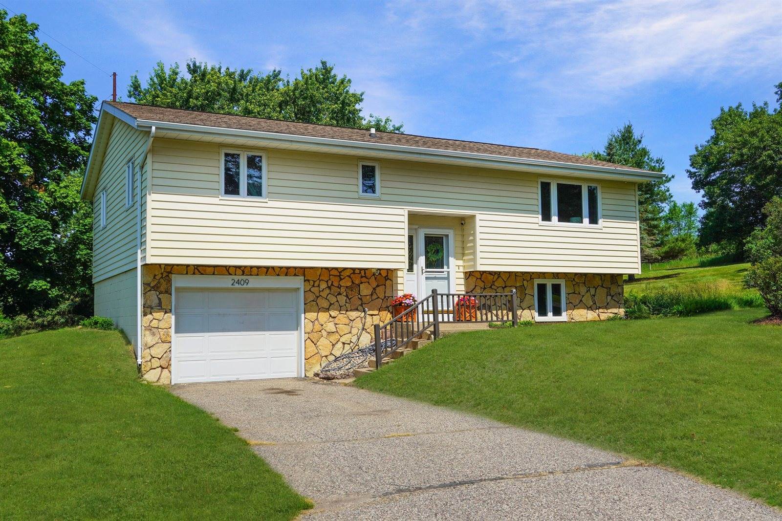 2409 Franklin St, Onalaska, WI 54650