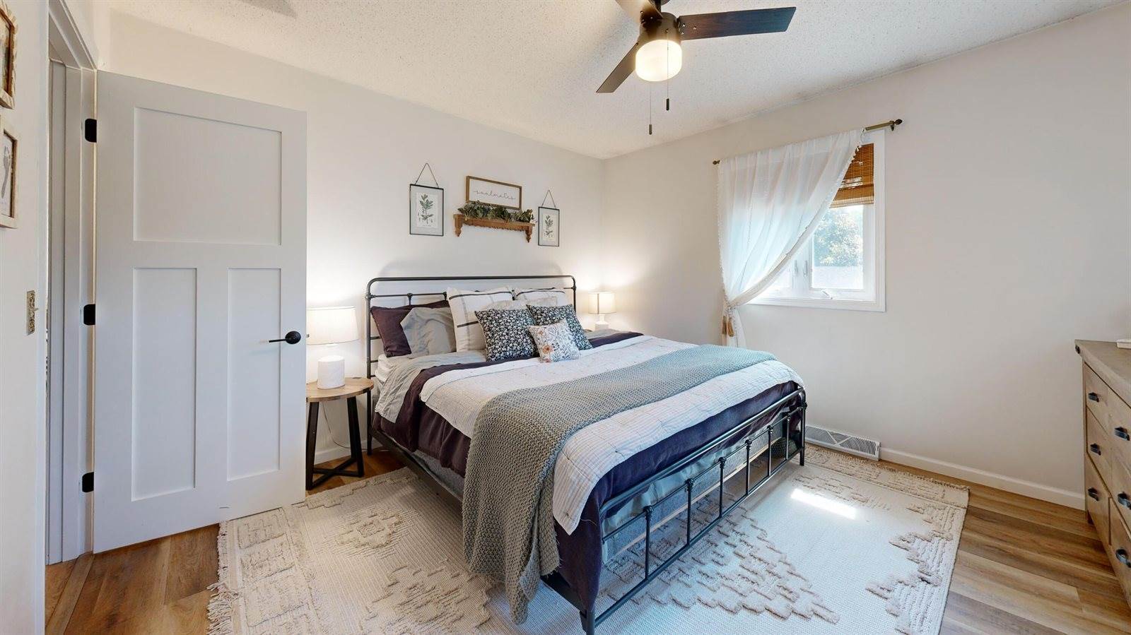 2409 Franklin St, Onalaska, WI 54650