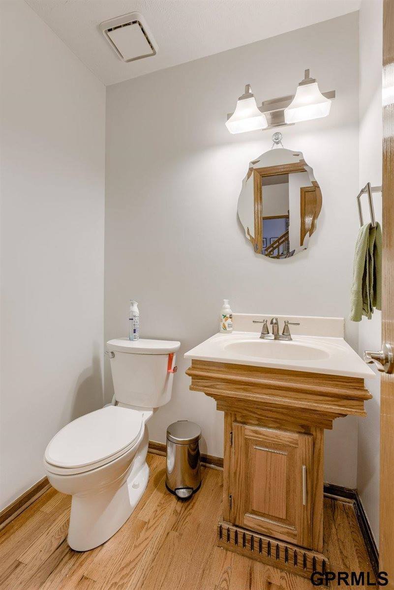 2337 North 154th Street, Omaha, NE 68116