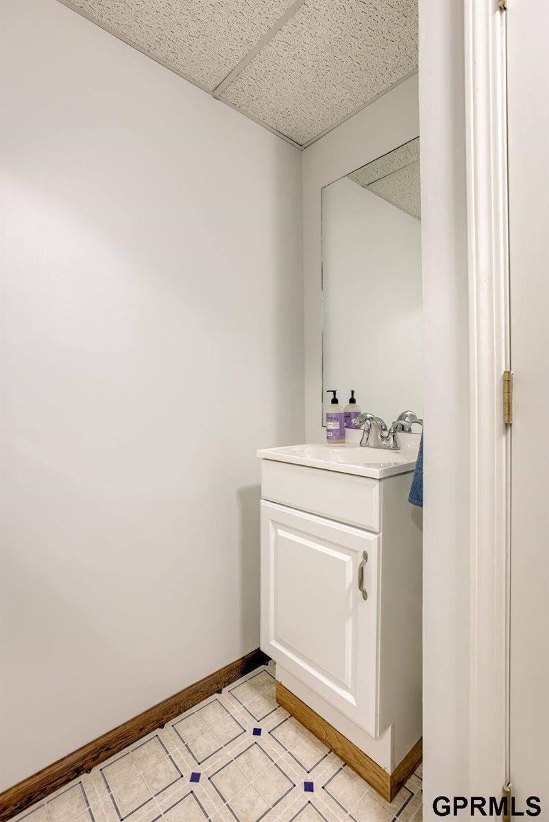 2337 North 154th Street, Omaha, NE 68116