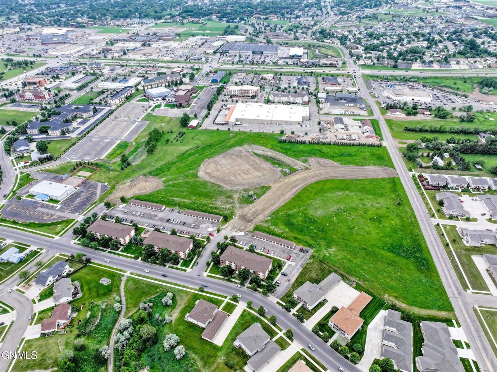 000 Calgary Avenue, Bismarck, ND 58503