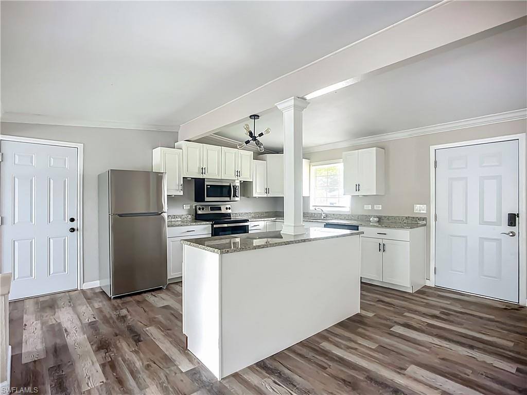 93 East Mariana Ave, North Fort Myers, FL 33917