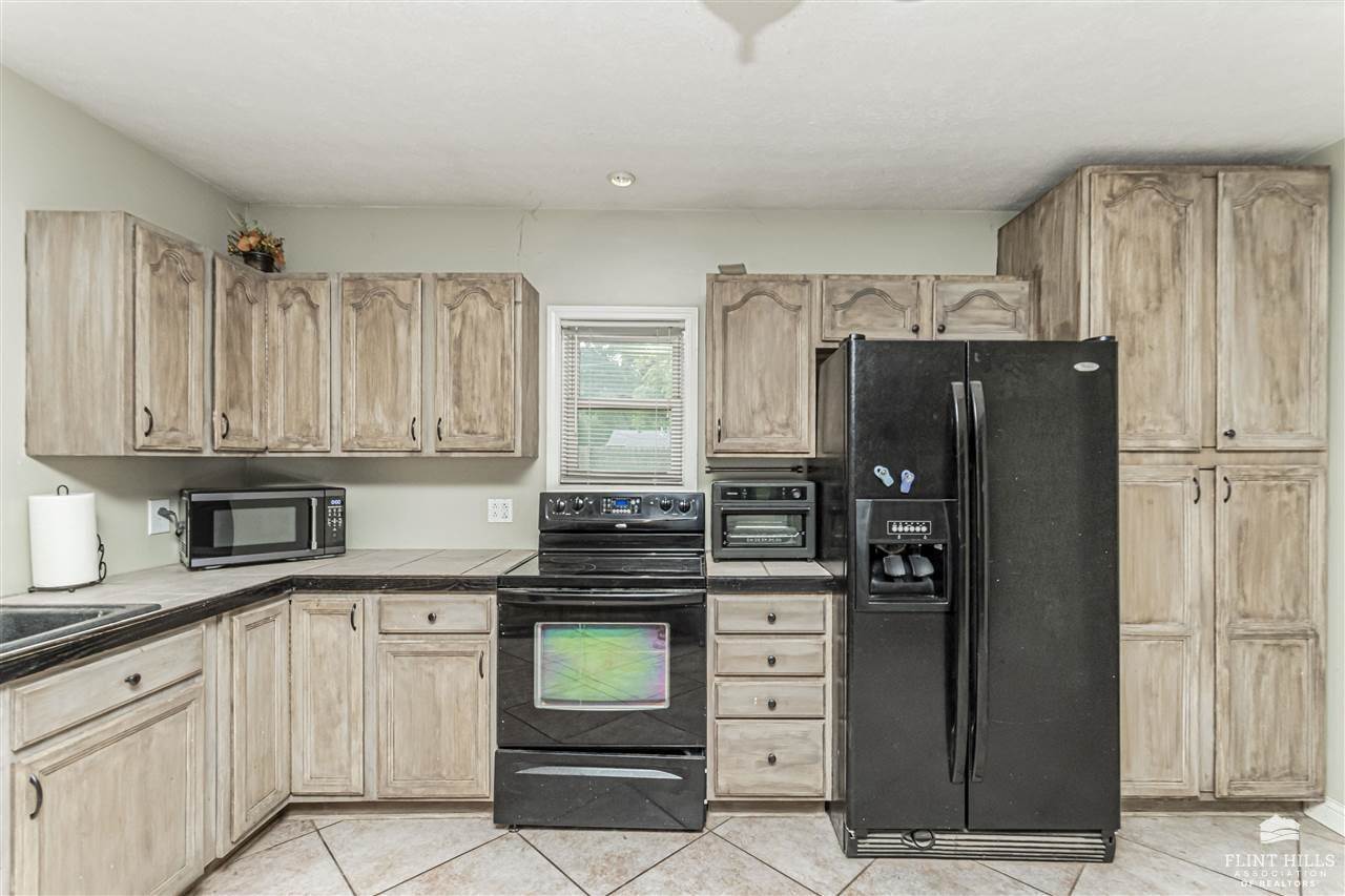 215 West 6th, Solomon, KS 67480