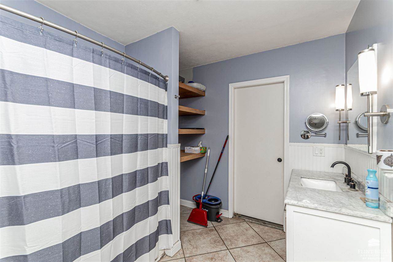 215 West 6th, Solomon, KS 67480