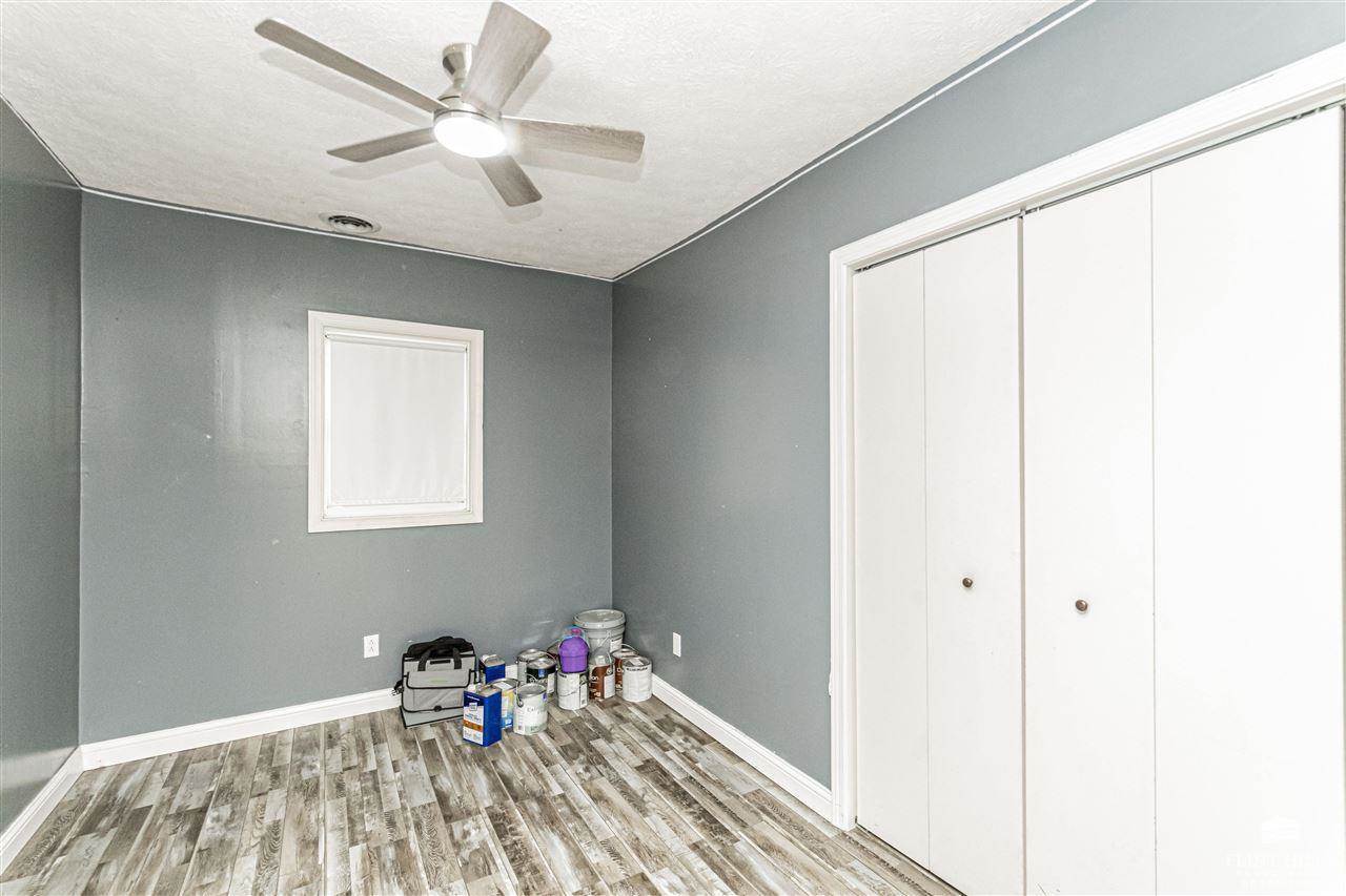 215 West 6th, Solomon, KS 67480