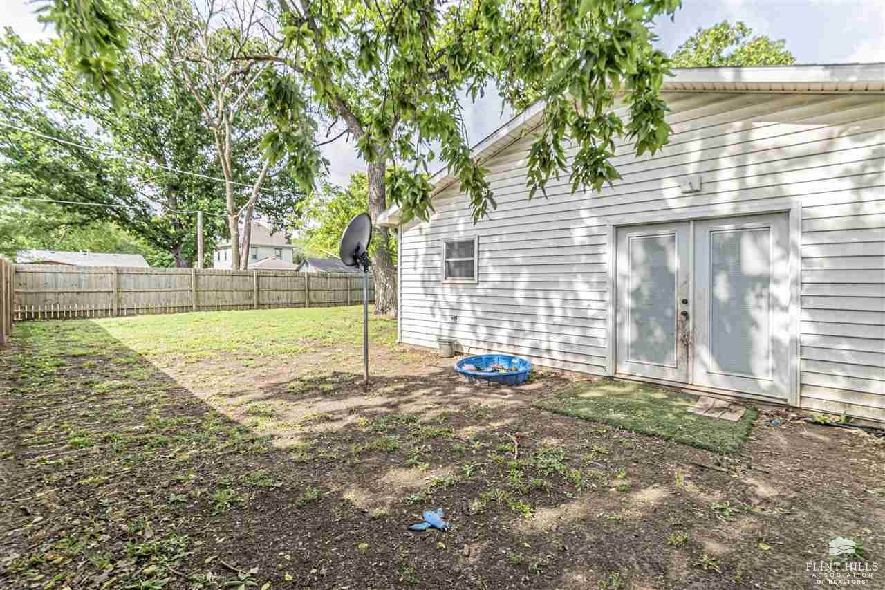 215 West 6th, Solomon, KS 67480