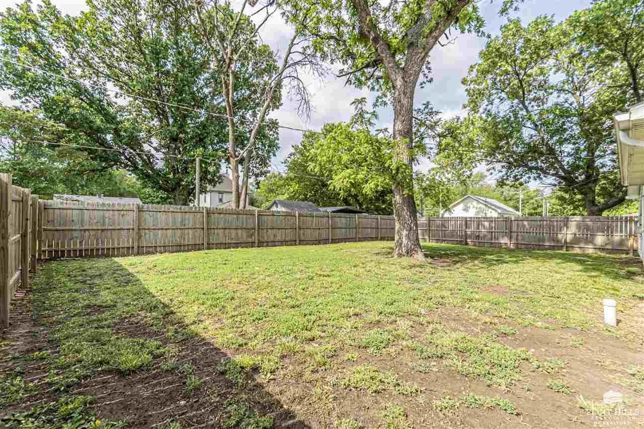 215 West 6th, Solomon, KS 67480