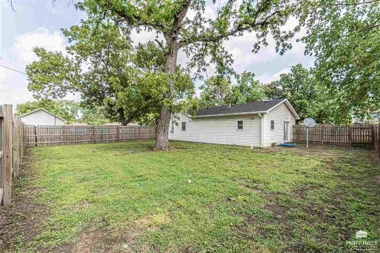 215 West 6th, Solomon, KS 67480