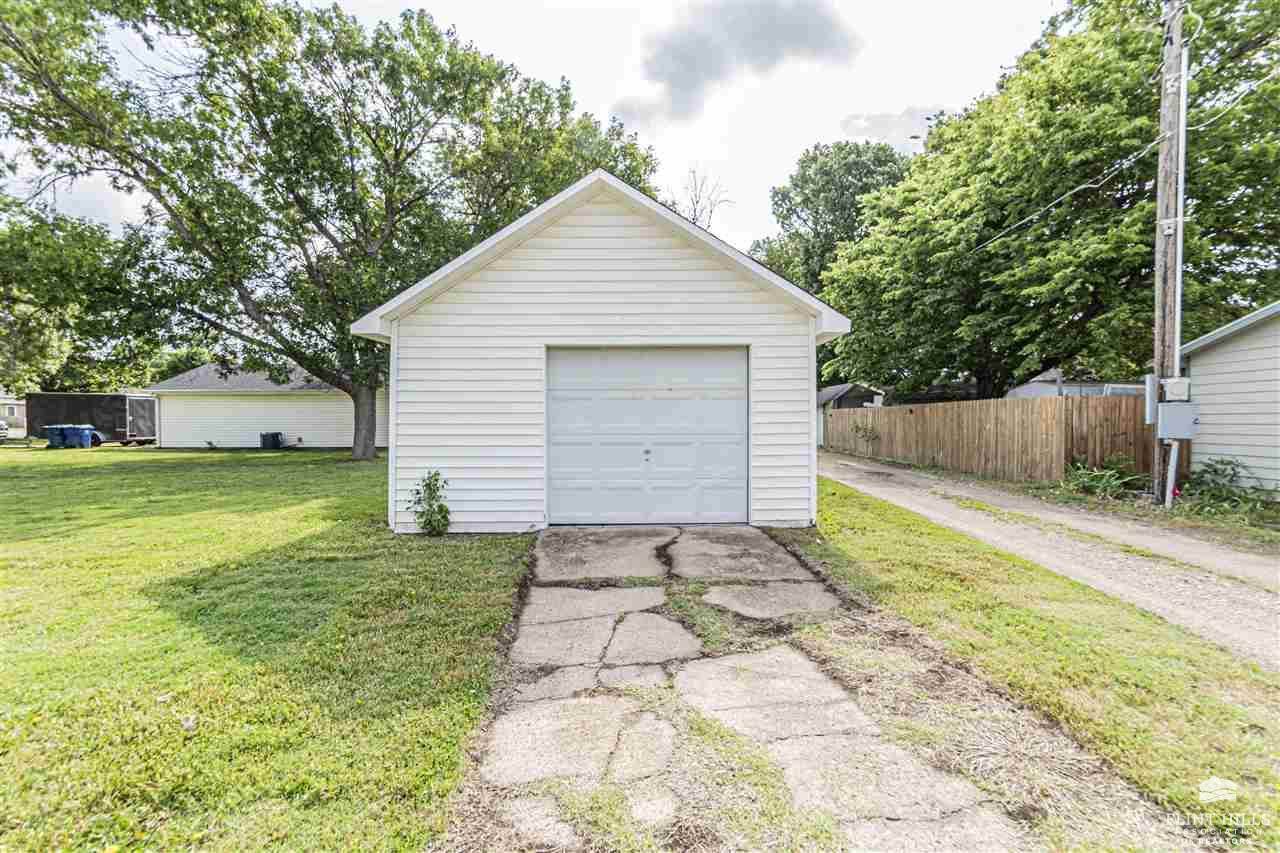 215 West 6th, Solomon, KS 67480