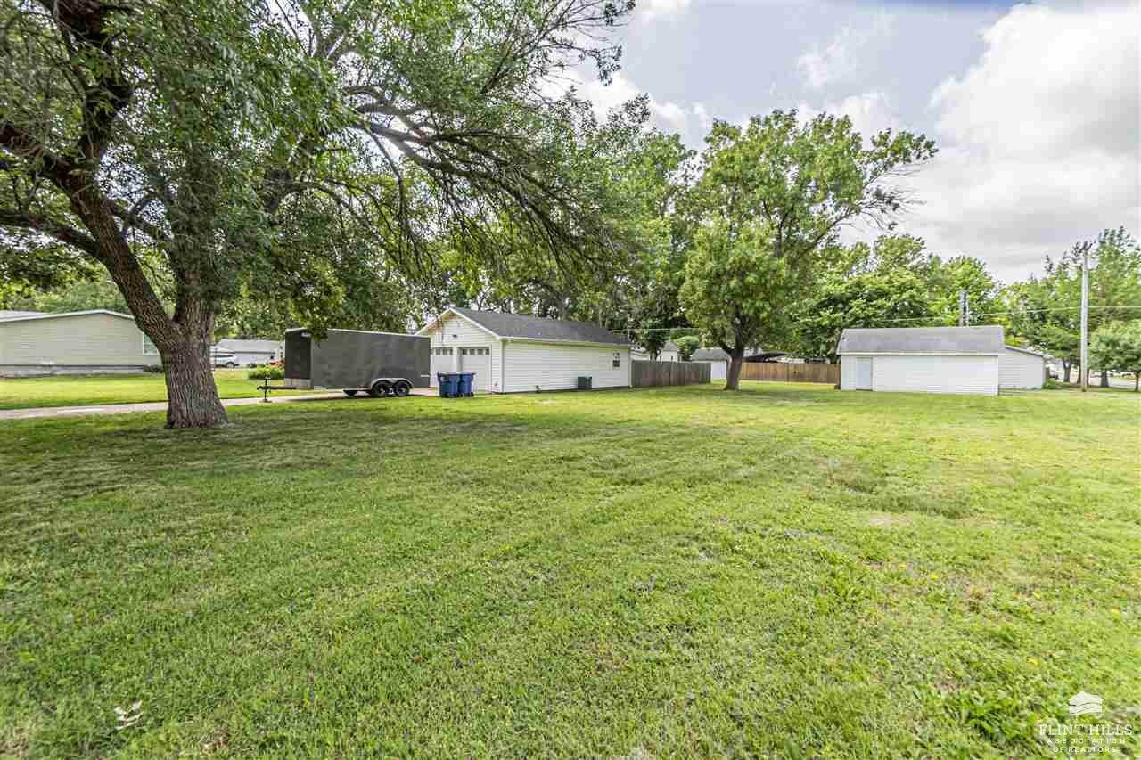 215 West 6th, Solomon, KS 67480