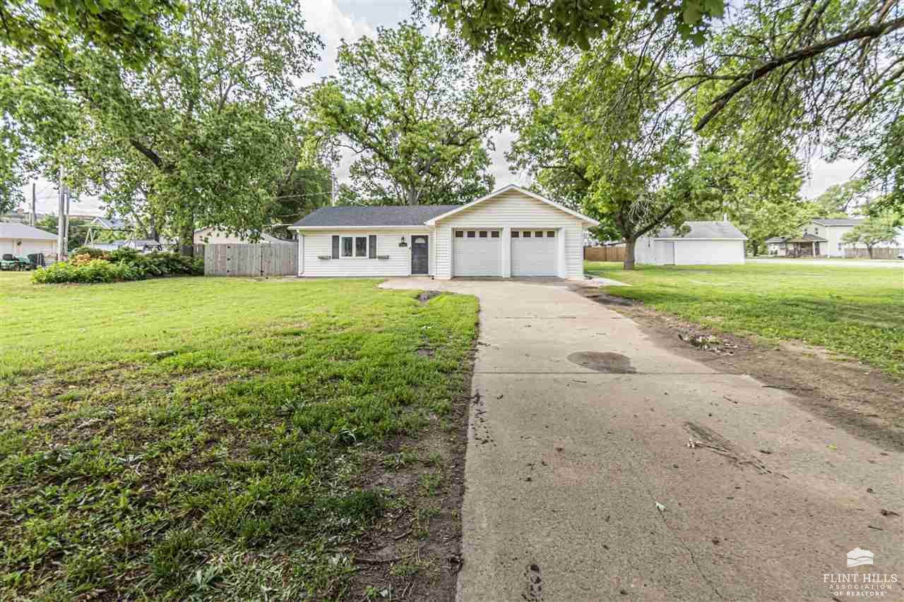 215 West 6th, Solomon, KS 67480