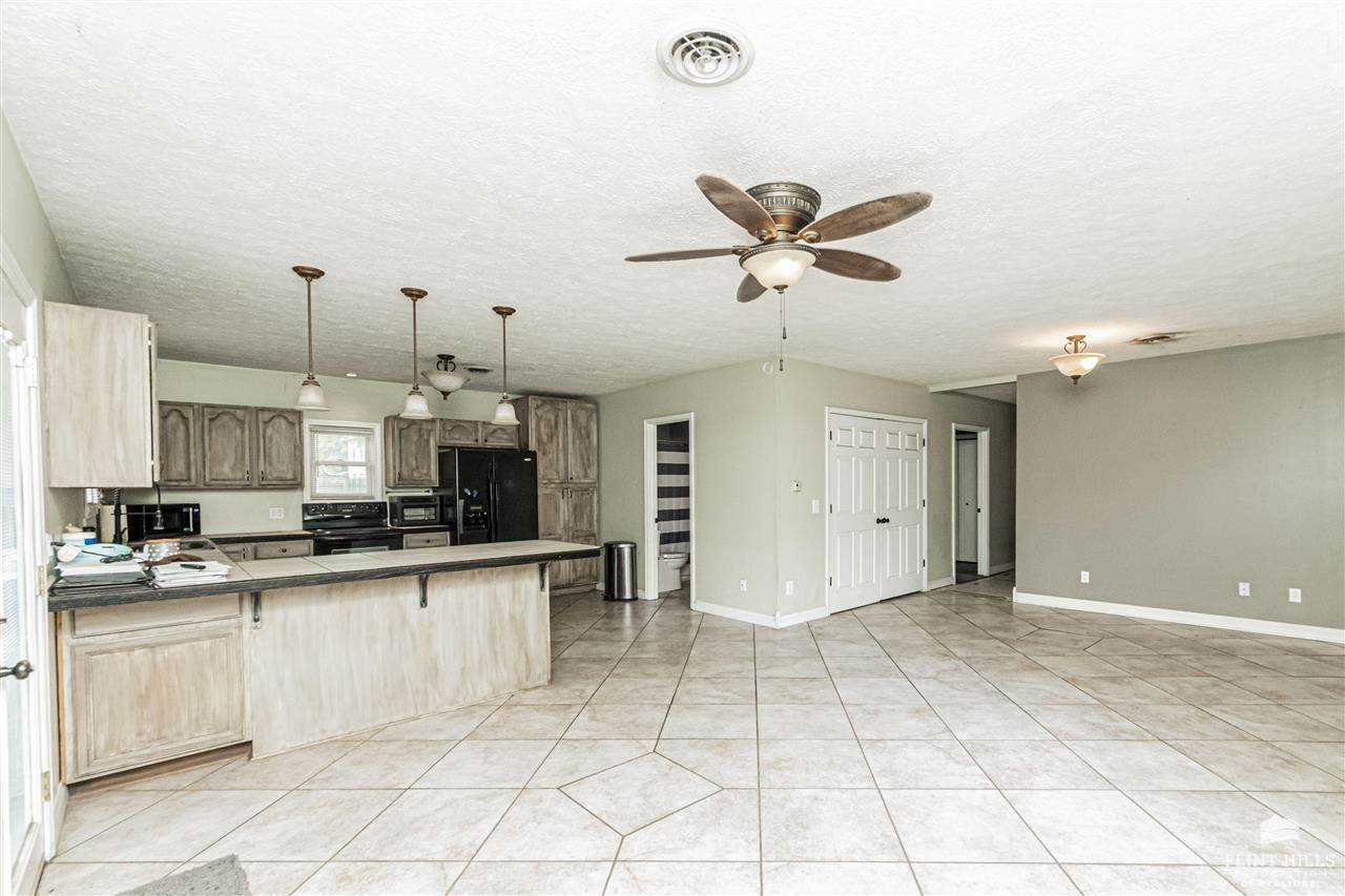 215 West 6th, Solomon, KS 67480