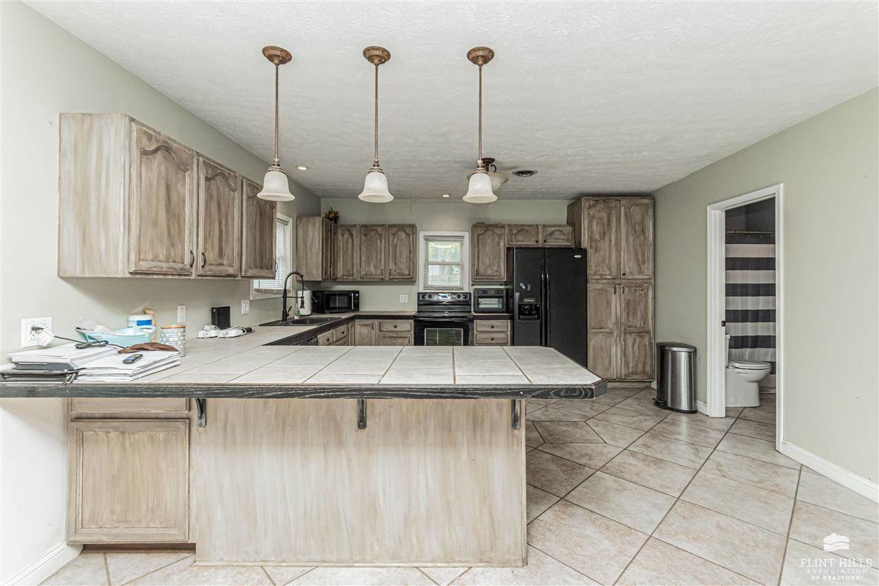 215 West 6th, Solomon, KS 67480