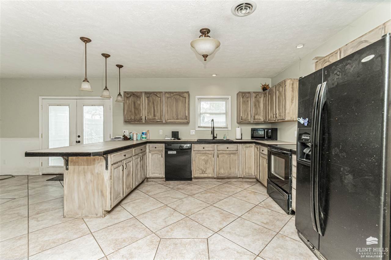 215 West 6th, Solomon, KS 67480