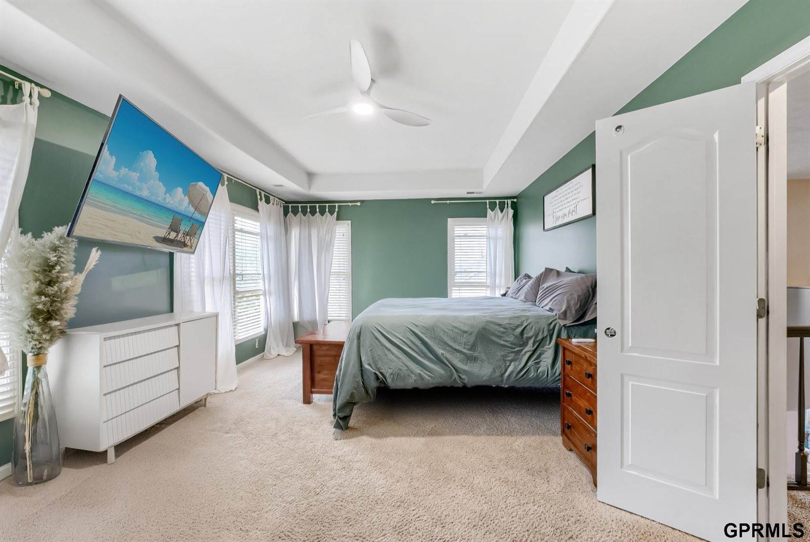 18063 Jones Street, Elkhorn, NE 68022