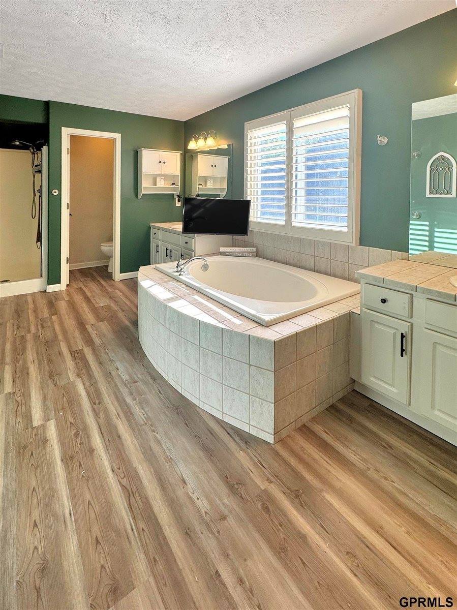 18063 Jones Street, Elkhorn, NE 68022