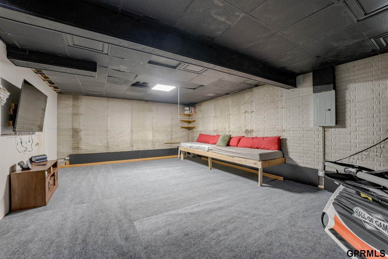 18063 Jones Street, Elkhorn, NE 68022