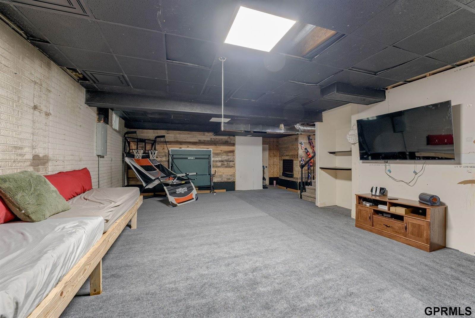 18063 Jones Street, Elkhorn, NE 68022