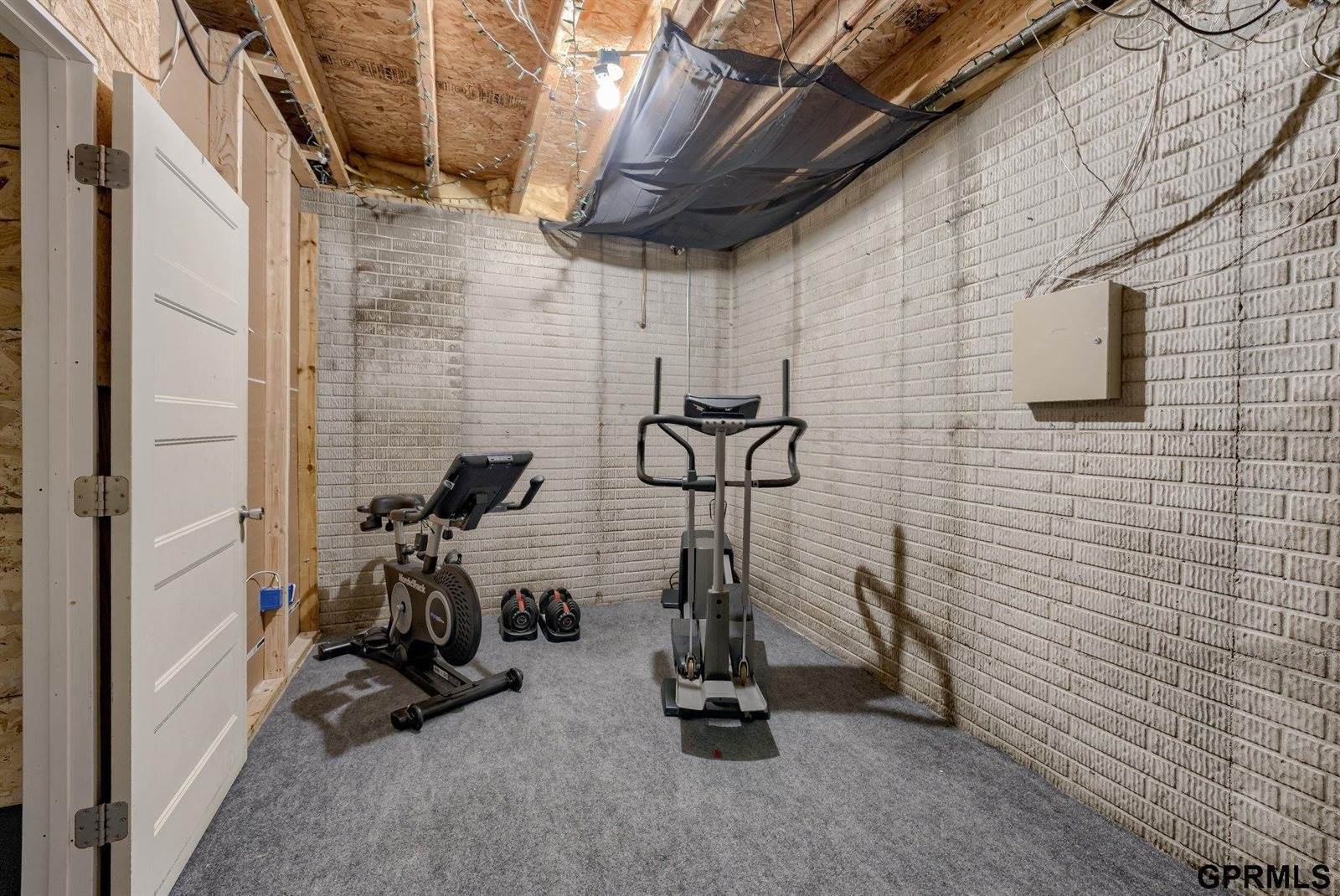 18063 Jones Street, Elkhorn, NE 68022