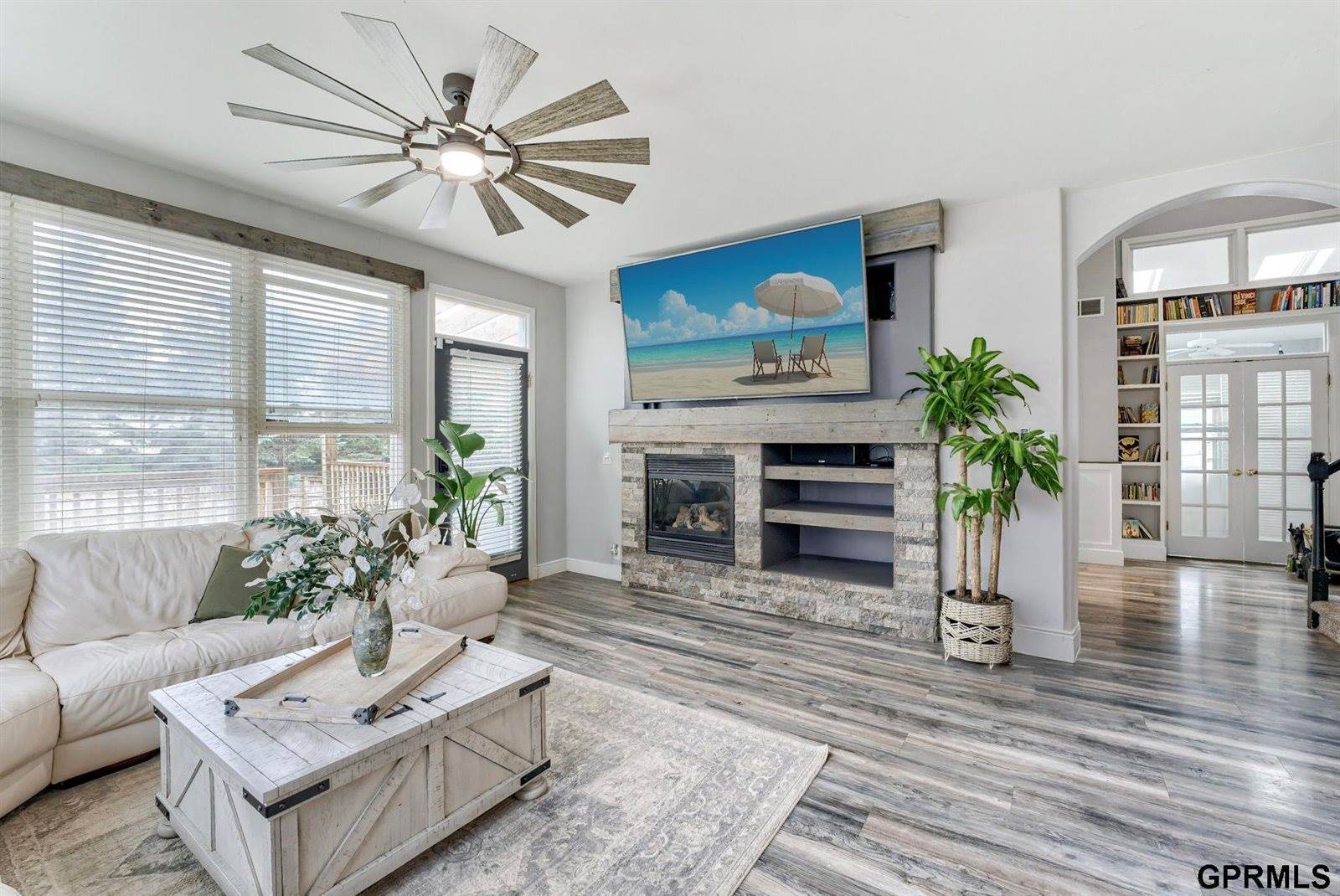 18063 Jones Street, Elkhorn, NE 68022