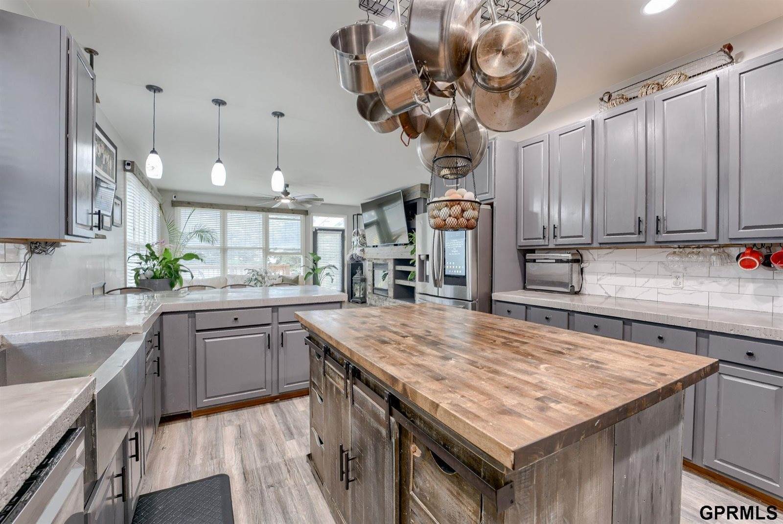 18063 Jones Street, Elkhorn, NE 68022