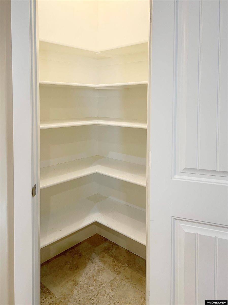 155 Highridge Point, Evanston, WY 82930