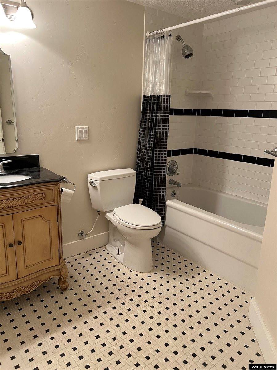 155 Highridge Point, Evanston, WY 82930
