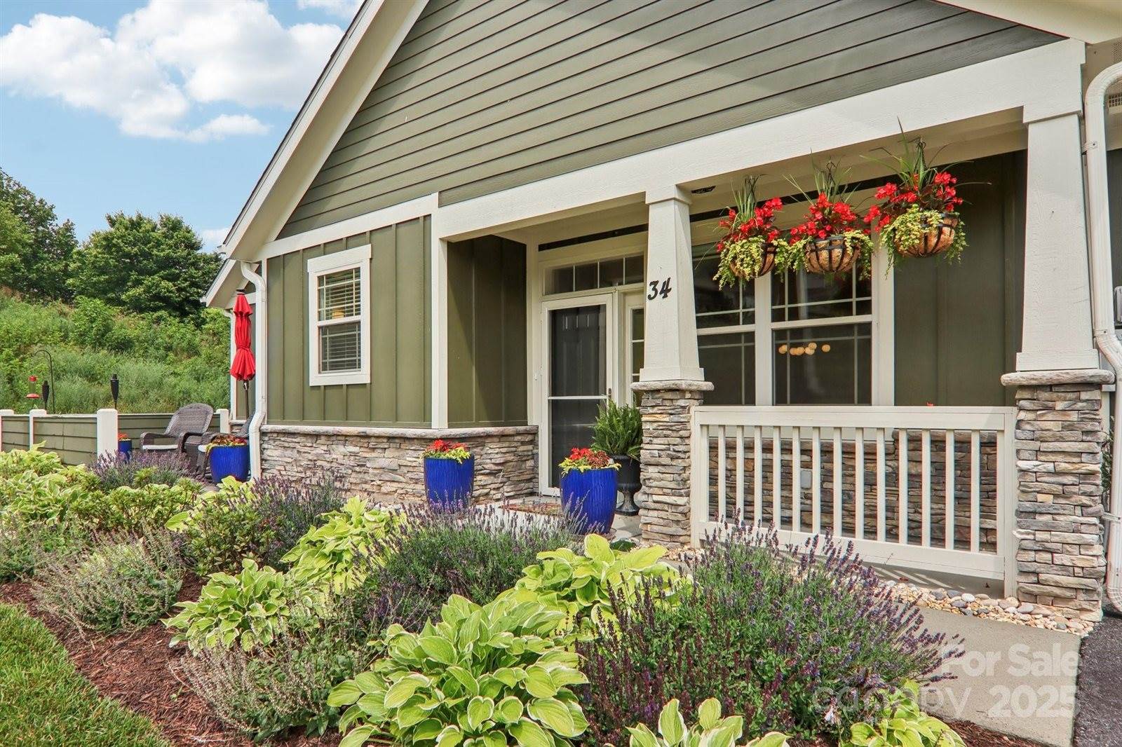 34 Brookstone Place, Candler, NC 28715