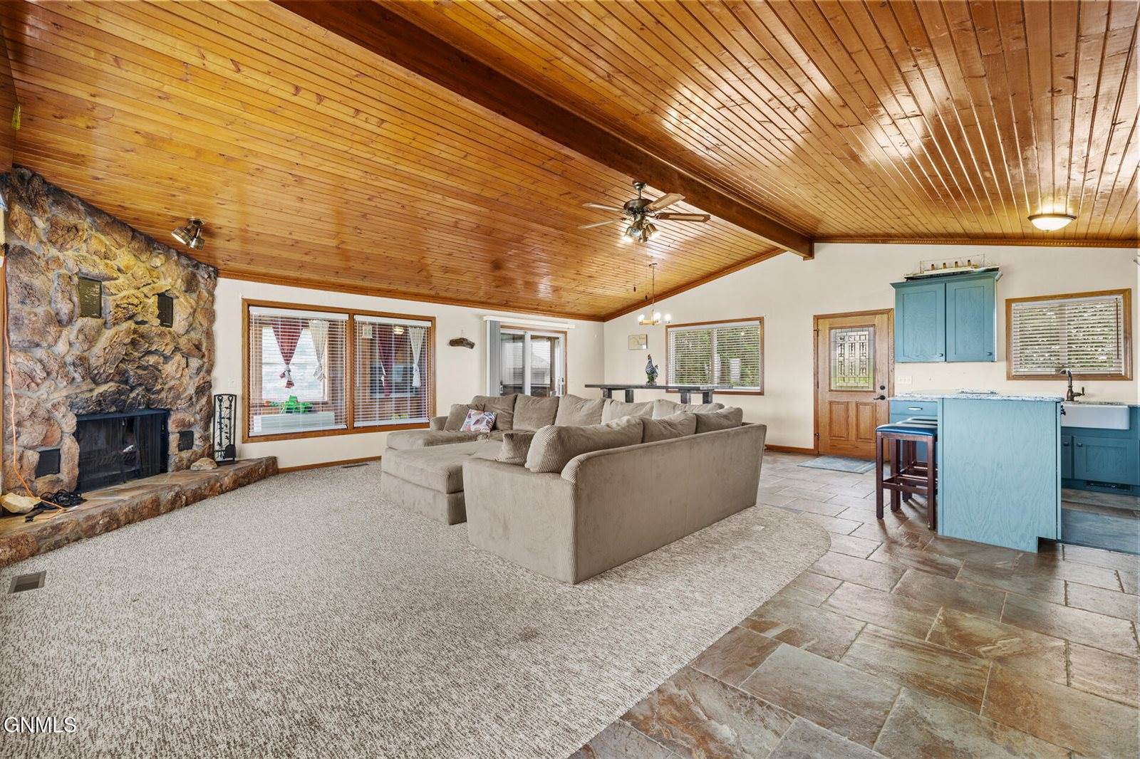 11266 Keys Cove Loop, Ray, ND 58849