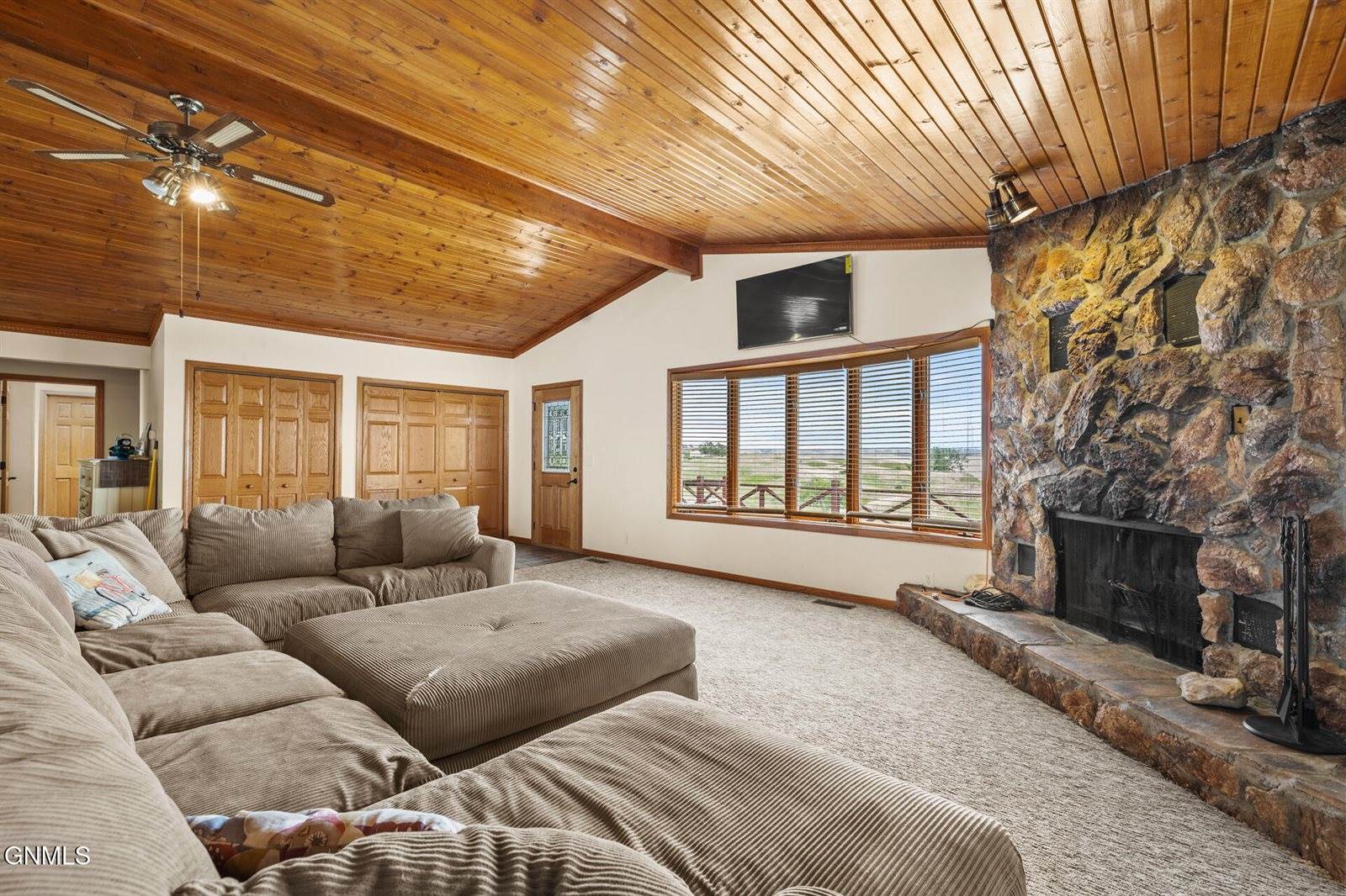 11266 Keys Cove Loop, Ray, ND 58849