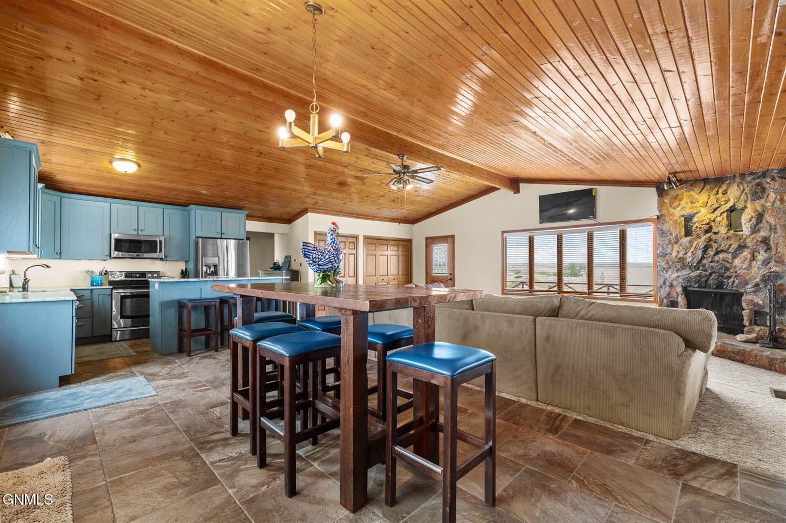 11266 Keys Cove Loop, Ray, ND 58849