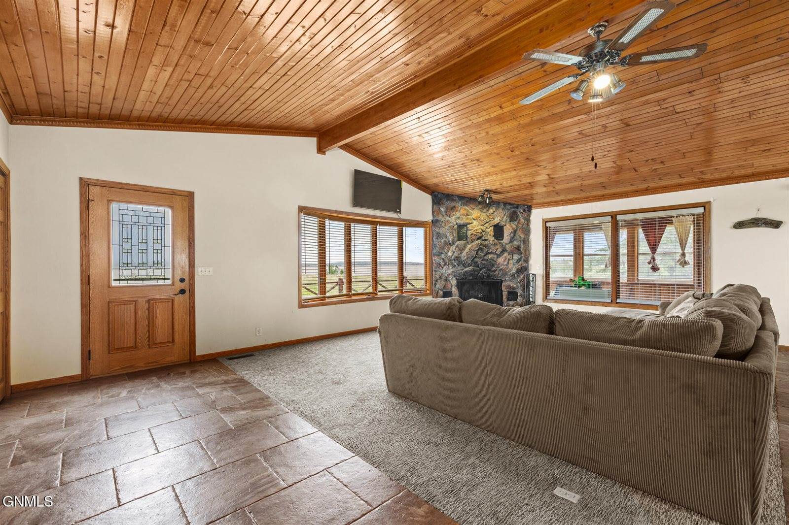 11266 Keys Cove Loop, Ray, ND 58849