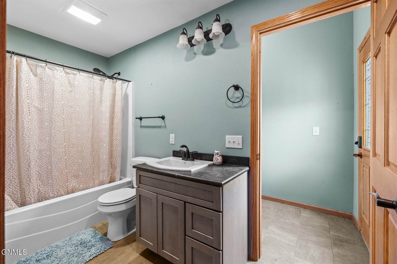 11266 Keys Cove Loop, Ray, ND 58849