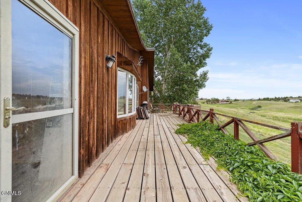 11266 Keys Cove Loop, Ray, ND 58849