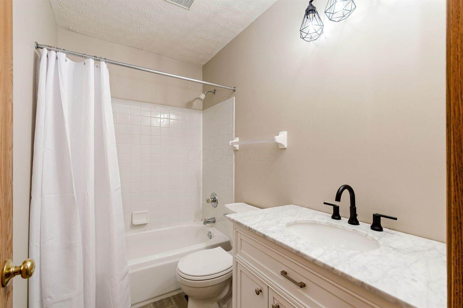 7345 Oakmeadows Drive, Columbus, OH 43085