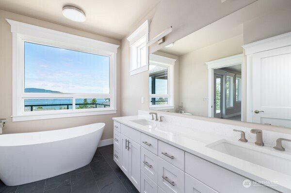 3706 West 3rd Street, Anacortes, WA 98221